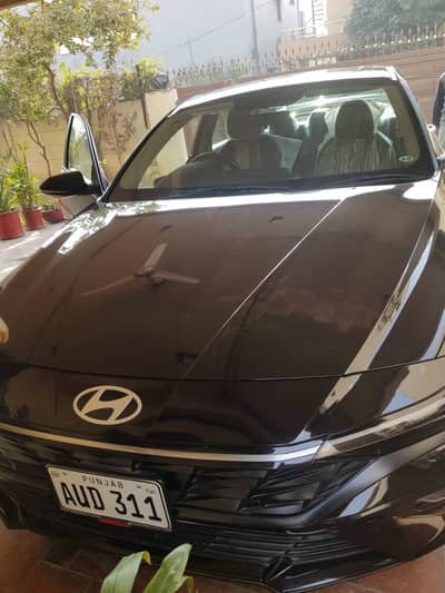 Hyundai Elantra 2025