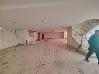 BRAND NEW LUXURY TILED FLOOR HALL FOR RENT