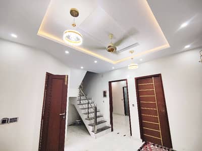 DESIGNER HOUSE 4 BEDROOMS, 5 ATTACHED BATHS, BBQ AREA, 2 MODERN DESIGNER KITCHENS, NEAR MOSQUE & PARK FOR SALE(OPPORTUNITY)