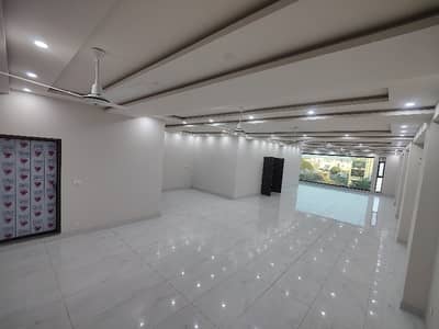 BRAND NEW STRAIGHT HALL FOR YOUR GROWING BUSINESS, M/F WASHROOMS, KITCHEN NEAT N CLEAN FOR RENT