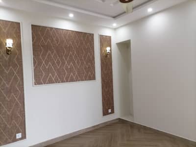 Get Your Hands On House In Lahore Best Area