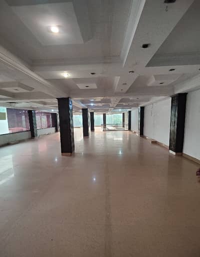 CORNER BUILDING 4 FLOORS BASEMENT PARKING M/F WASHROOMS, KITCHEN, NEAR CANAL