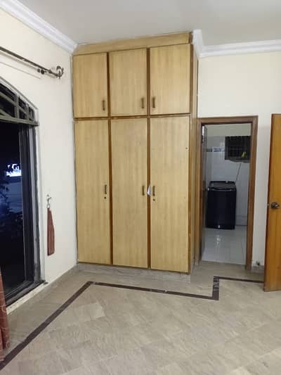 12 Marla Upper Portion 3 For Rent