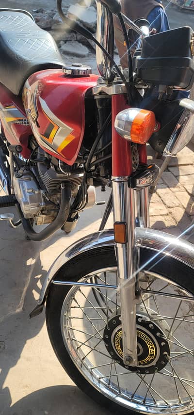 Honda 125   24/25 modal