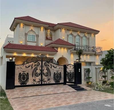 house maid female /care taker female /helper female