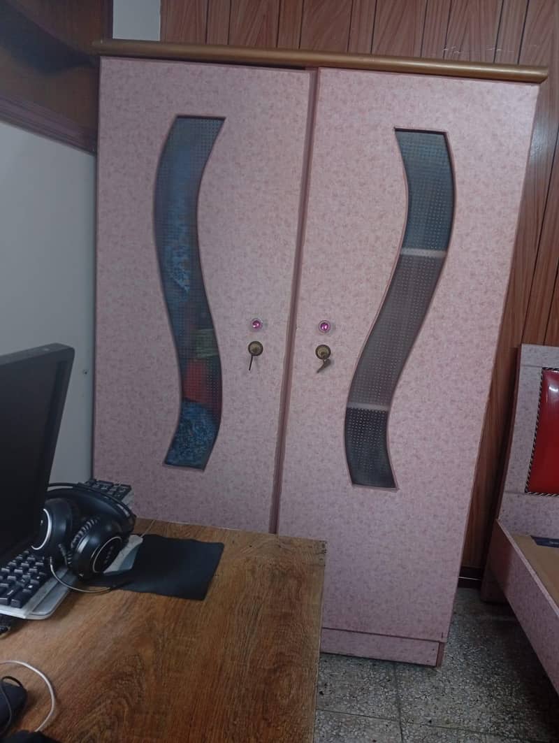 Single bed , dressing table, wardrobe 2