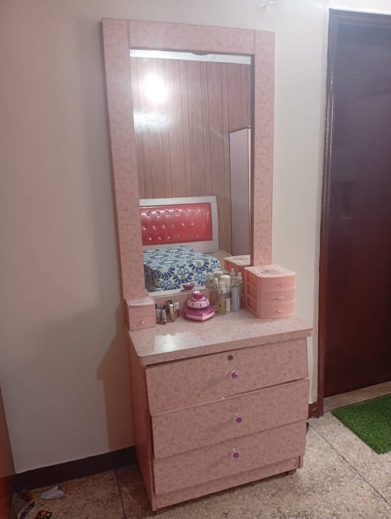Single bed , dressing table, wardrobe 3