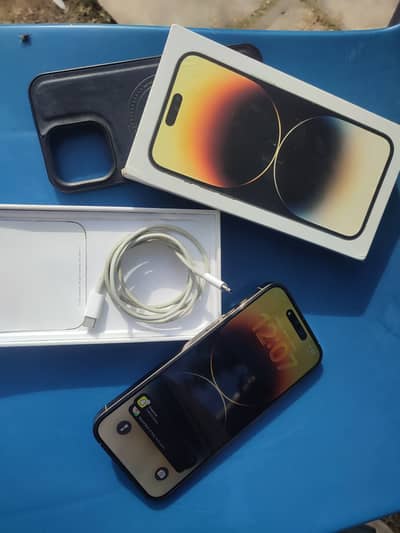 iPhone 14 pro max with BOX. 87 health 10/10