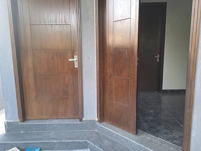 8.5 MARLA IMMACULATE WELL MAINTAINED JUST LIKE AA BRAND NEW BUNGALOW FOR SALE