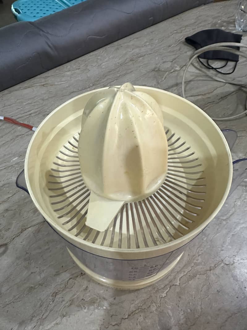 Juicer Machine 0