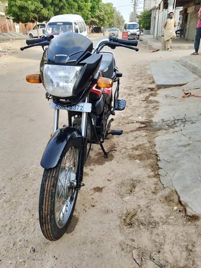 Honda pridor 100cc  Karachi number