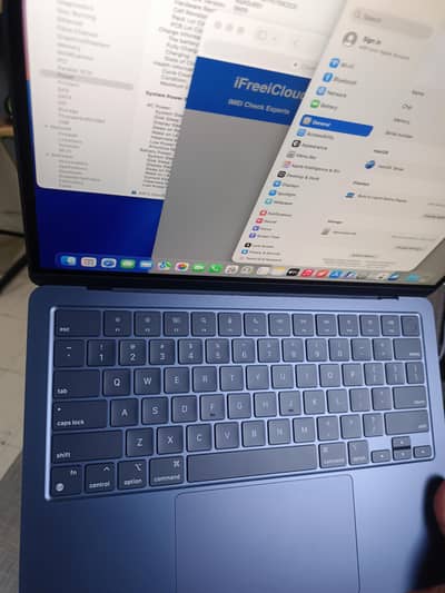 MACBOOK AIR M2 2022 13 INCH 16GB/256GB 2 CC 100 HLT 6 MONTHS WARRANTY