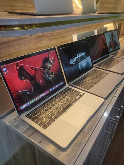 MacBook pro core i5/core i7 16gb ram 1tb SSD 13inch 2020
