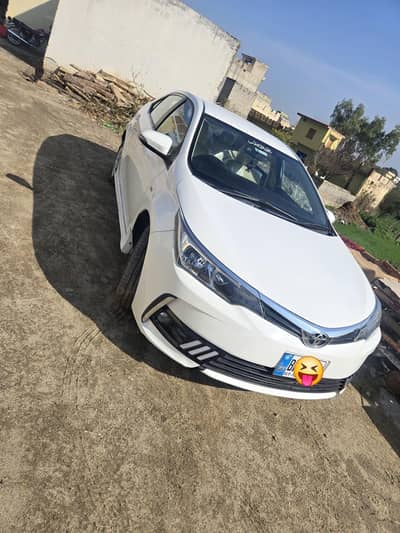 Toyota Crolla GLi special edition super white colour