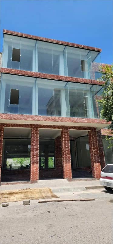 G-9 New 14,000 Sqft Plaza Lift Parking available on Rent