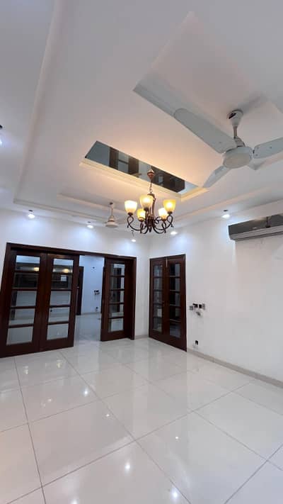 DHA LAHORE PHASE 4 ONE KANAL HOUSE FOR SALE