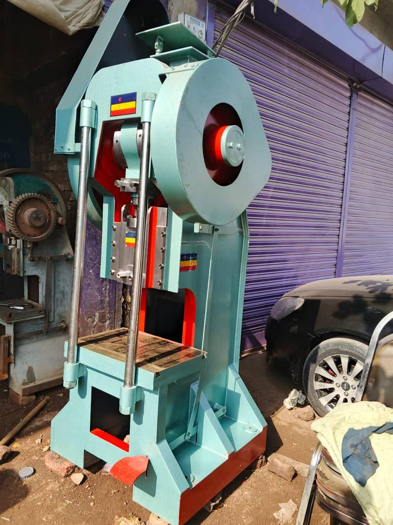 40 ٹن پریس م 0