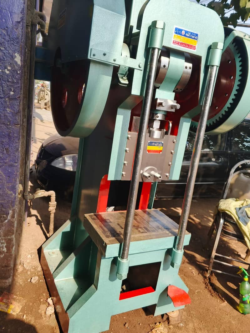 40 ٹن پریس م 1