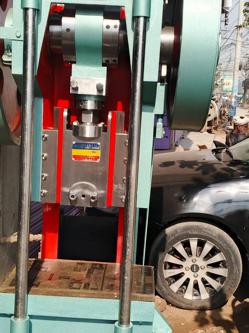 40 ٹن پریس م 4