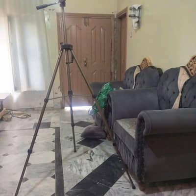 Branded Fancier Trypod For sale only 3500