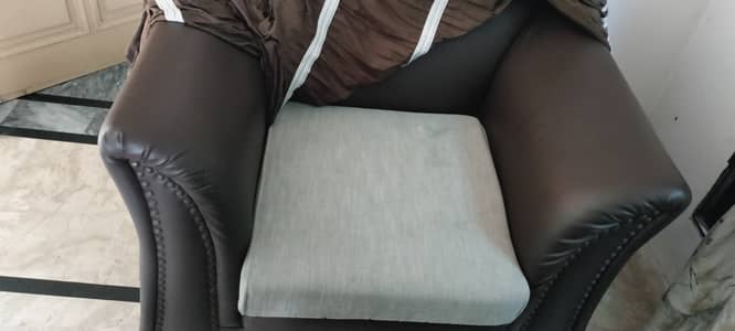 Sofa 6 seater leather and easy chairs