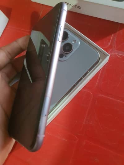 iPhone 11 03224906108