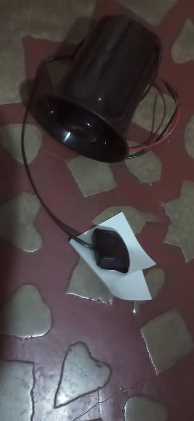 car and loud eletronic emergency horn