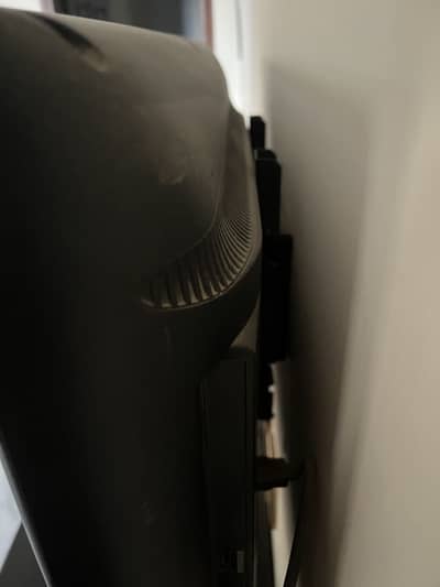 Samsung TV 30 inch with usb port. HD