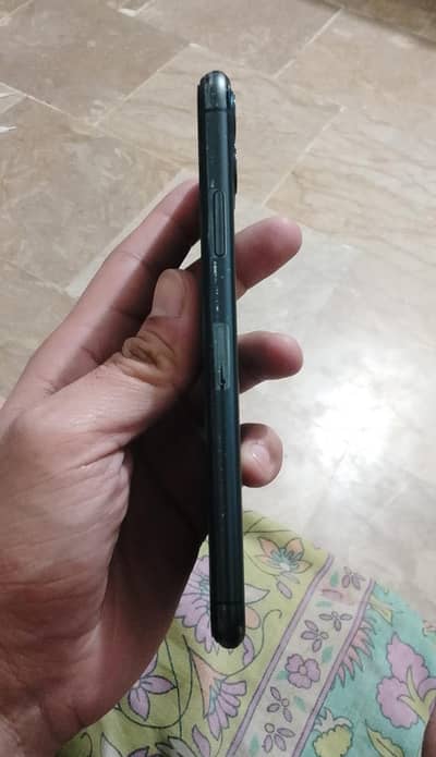 Iphone 11 pro max facctory unlocked read full add