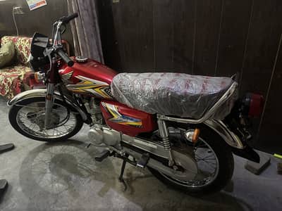 Honda 125 brand-new bike all ok 100 original
