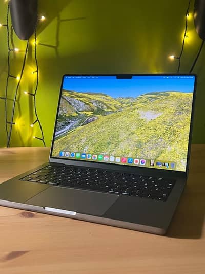 Apple MacBook Pro Laptop,Premium Build,Smooth Speed
