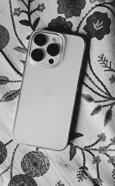 Apple iPhone 15 Pro Max Clean