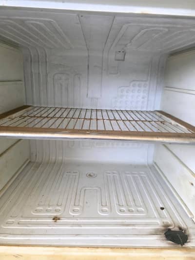 Used fridge, minor gas leakage