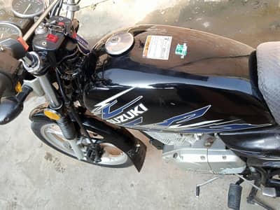 Suzuki GS 150 black 08/2018
