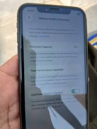 Iphone 11 Factory unlocked, 64Gb BH85%, 9.8/10 condition, sealed piece