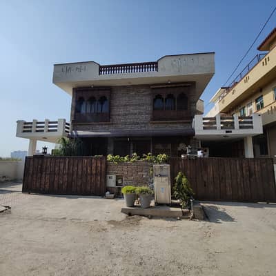 F-11 Outclass Upper Portion 1/Kanal Very Reasonable Rent