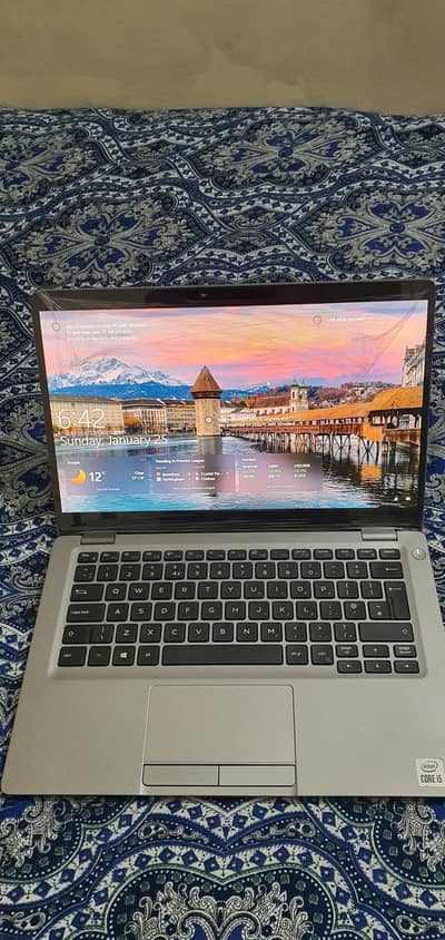 Dell latitude 5310 10  generation full HD Display 8 ram 256 nvm