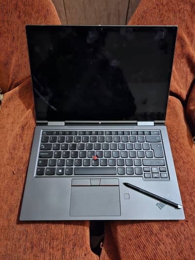 lenovo x1 carbon yoga 360 with touch and stylus pen