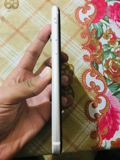 Iphone se 2020 ||84 battery health |64 gb |back break |glass chng