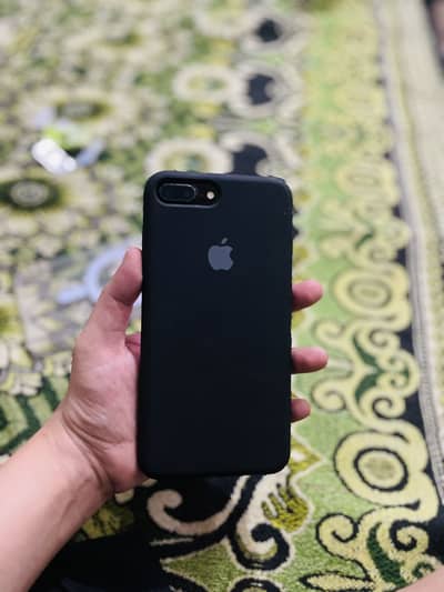I phone 7 plus 03092673776