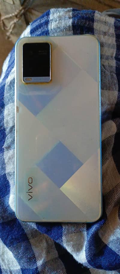 vivo Y21