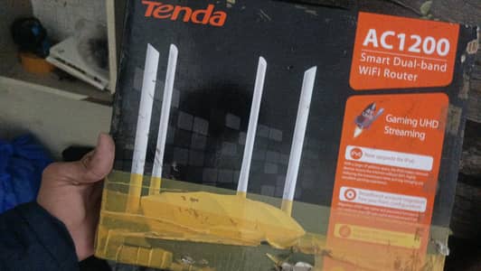 tenda ac 1200 dual band wifi router  with box
