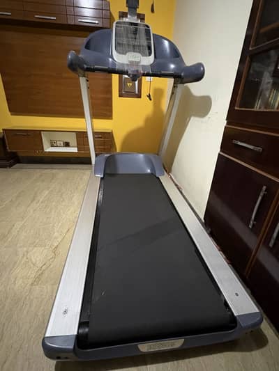 Precor Treadmill (USA) | Running Machine | Commercial Treadmill