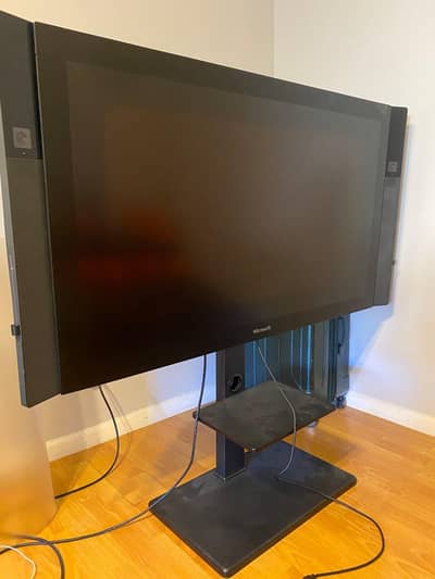 Microsoft Surface Hub 55" Tv. + computer + video conferencing