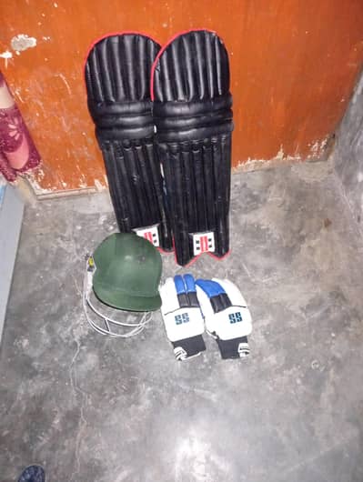 good condition heavy pads gloves helmet