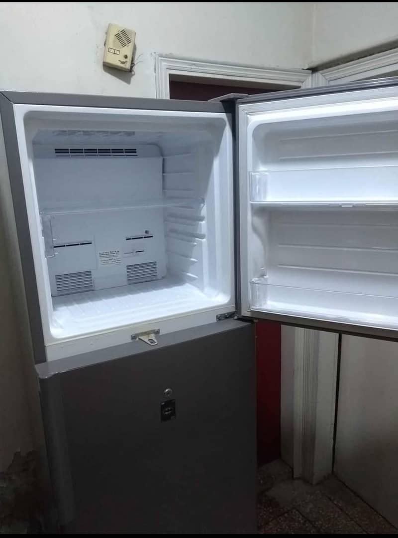 Sharp Fridge 6