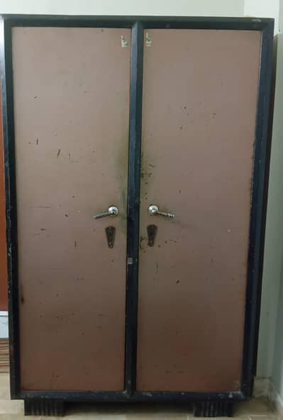 STEEL CUPBOARD (ALMIRAH)