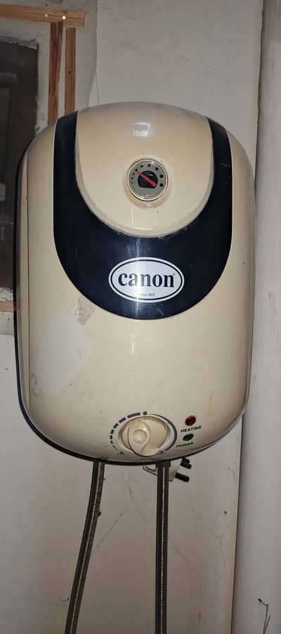 Canon 15 Ltr Electric used Geyser