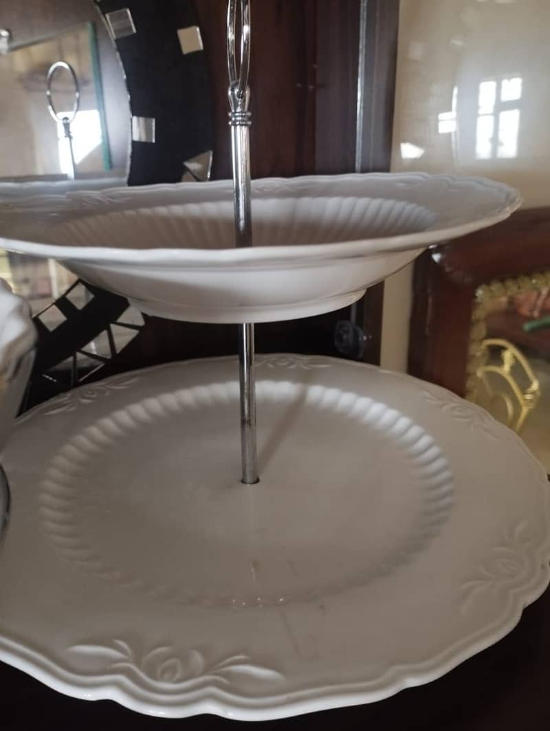 Fancy crockery 4