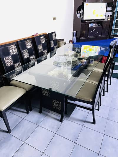 Exquisite 8-Seater Carved Dining Set – Premium Glass Top